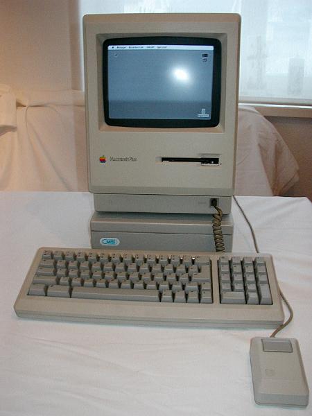 Apple Mac plus (1).JPG